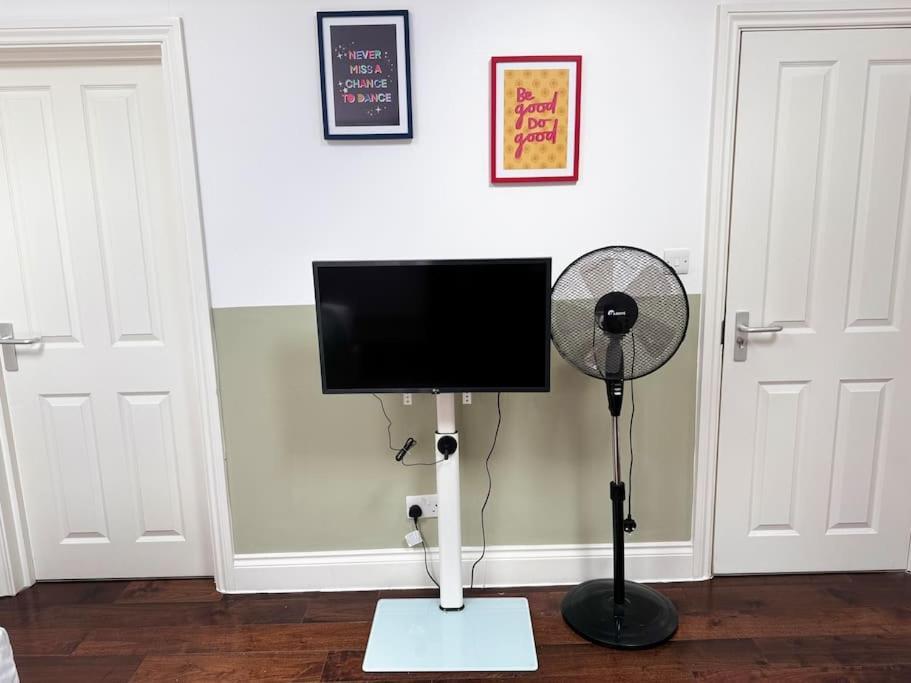 Alluring 30min To & Free Parking Appartamento Londra