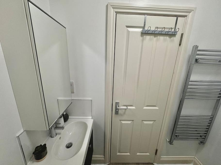 Appartamento Alluring 30min To & Free Parking Londra